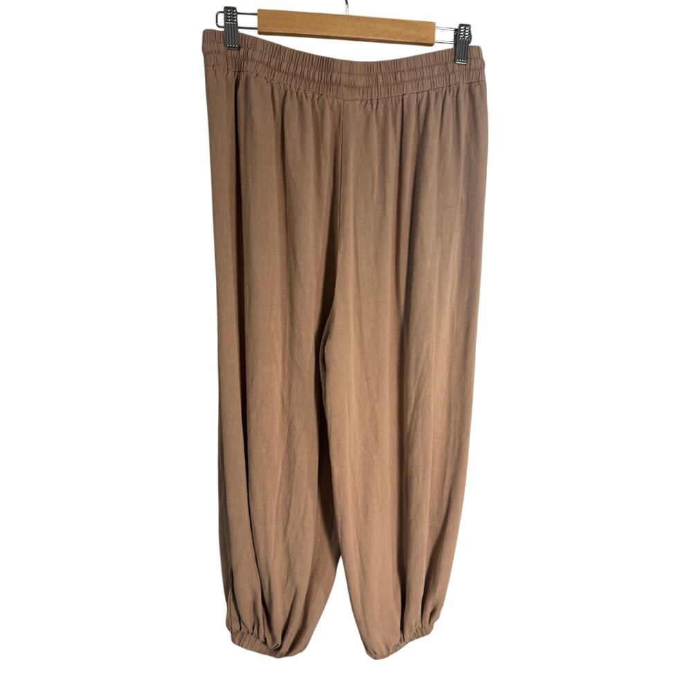 Halara Neutral Tan Cropped Joggers Large